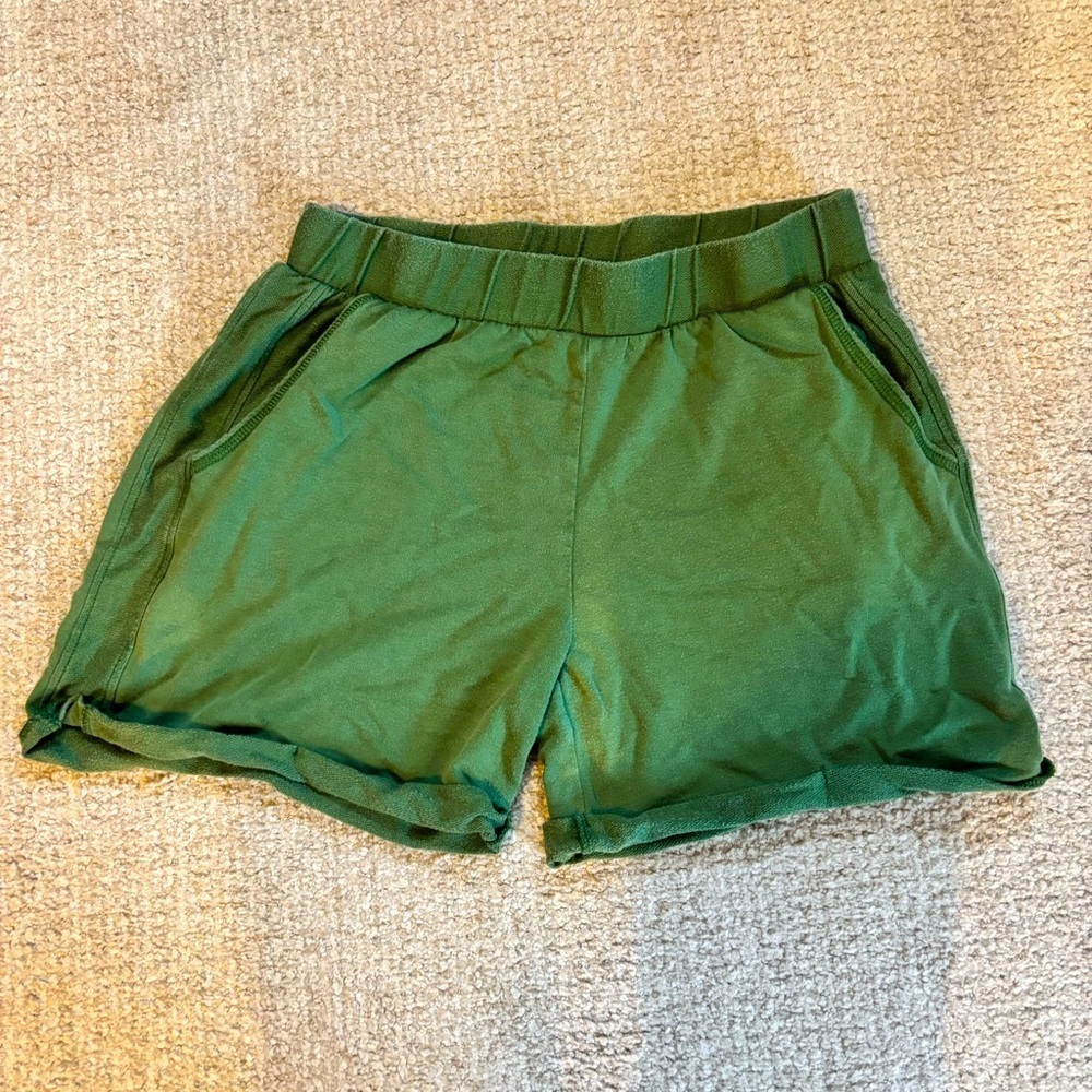LA Relaxed Green Tencel Shorts - size S​​